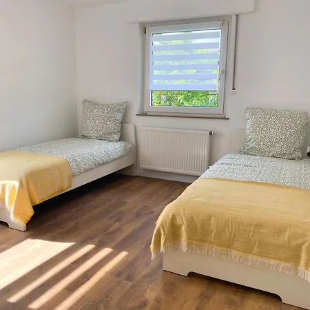 House Avinolin - For Business & Family - Balcony With Nature View, Smarttv, Office, Comfort Bed, Netflix, Flexible Check-in Options Appartement