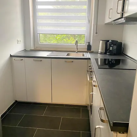 House Avinolin - For Business & Family - Balcony With Nature View, Smarttv, Office, Comfort Bed, Netflix, Flexible Check-in Options